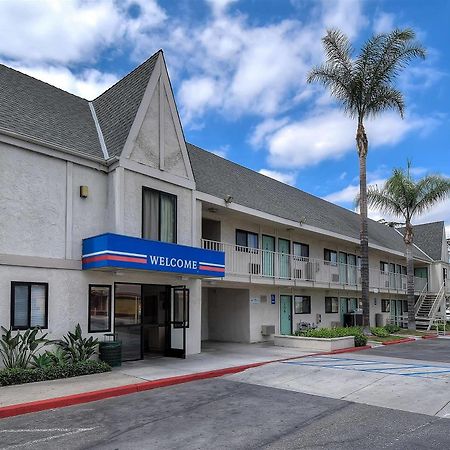 Motel 6 Anaheim Stadium - Orange Exterior photo